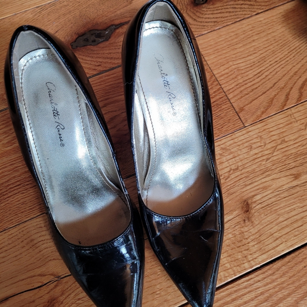 Pointed toe heels